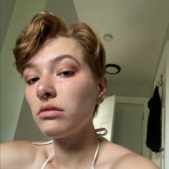 Meet your Posher, Liz - Picture 5 of 8